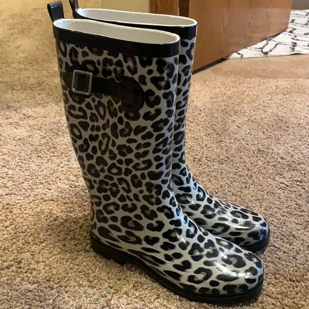 NWOT leopard tall rain boots